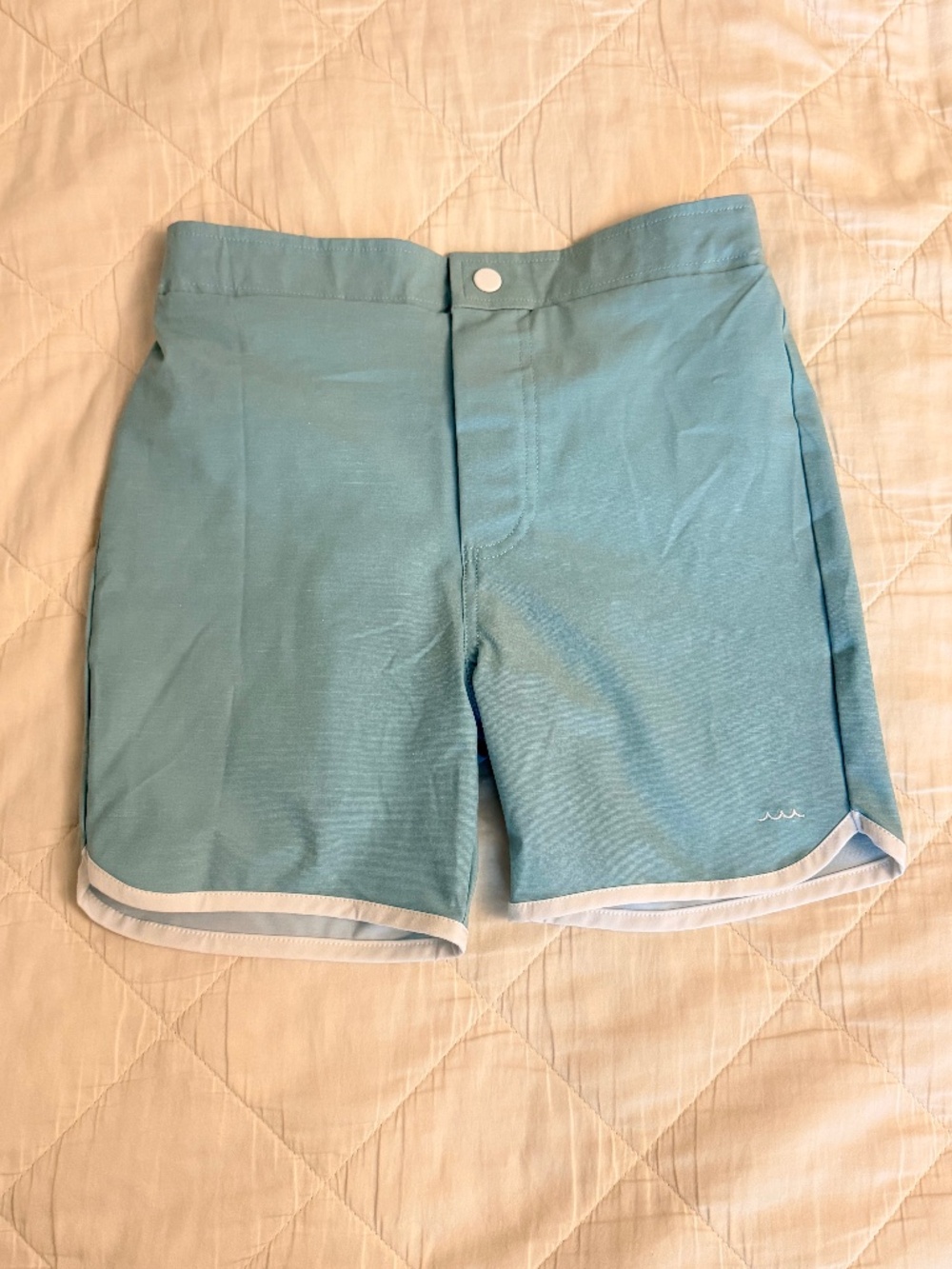 NWOT Minnow boys swimsuit board shorts size 11/12